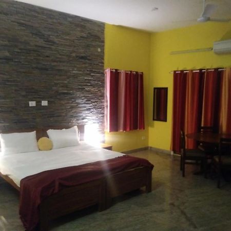 Royale Achaya Bed & Breakfast เชนไน ภายนอก รูปภาพ